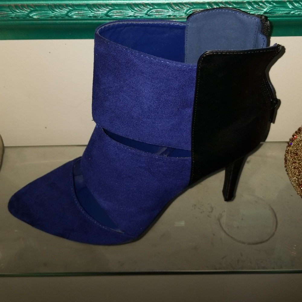 Shoes - Picture 3 of 6